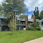 Shadow Mountain Lodge