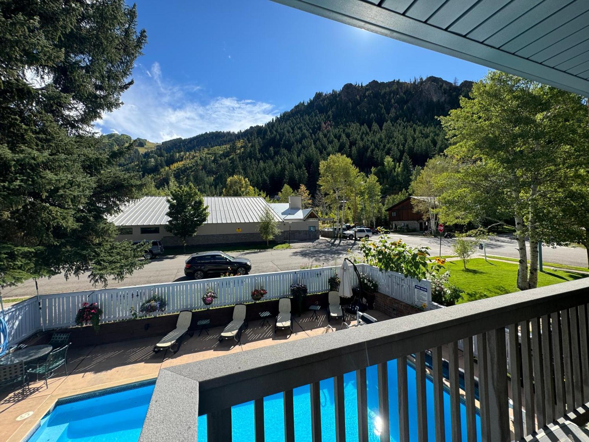Lodge Shadow Mountain